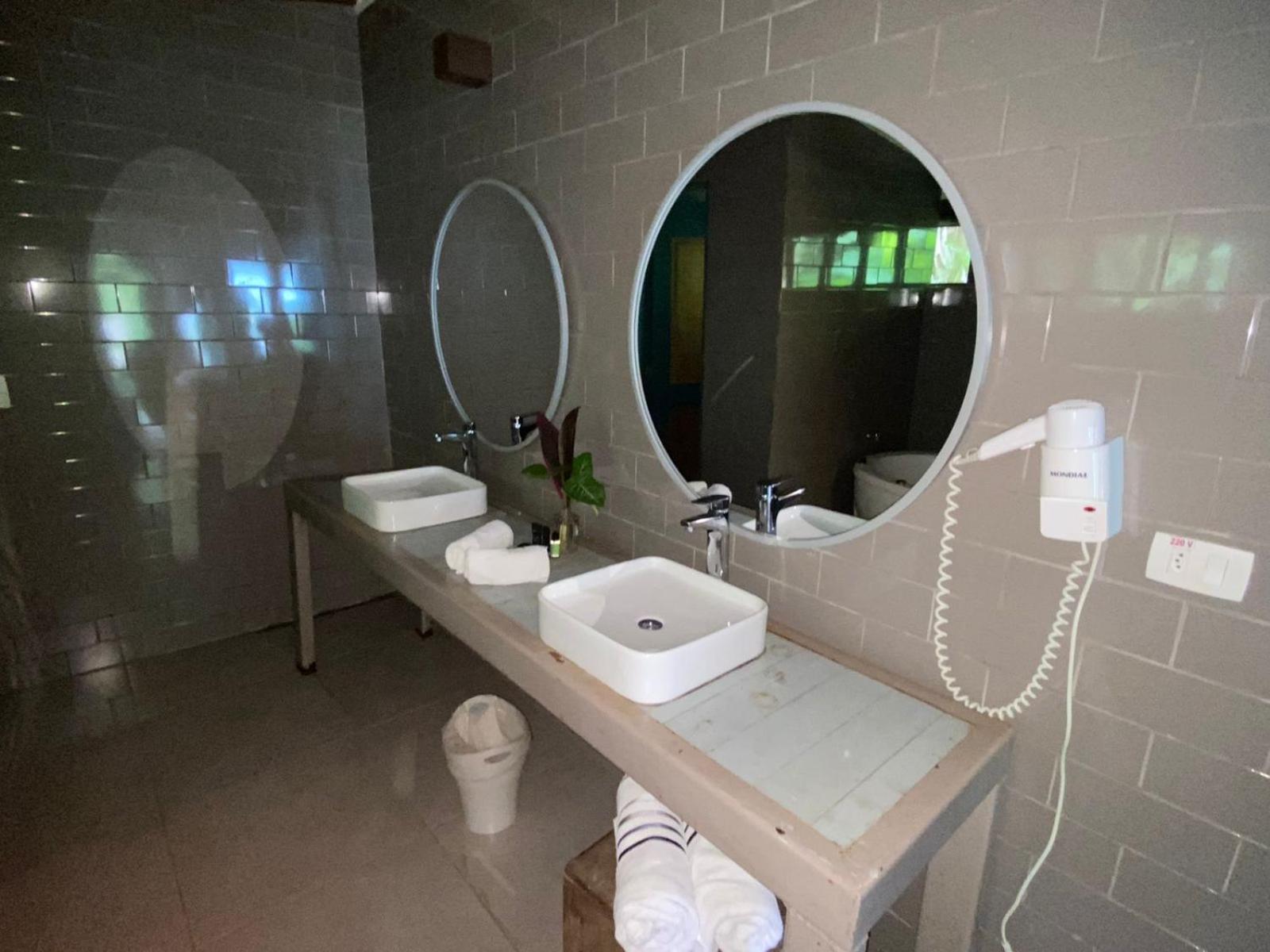 Chambre Lit Queen-Size avec Baignoire Spa